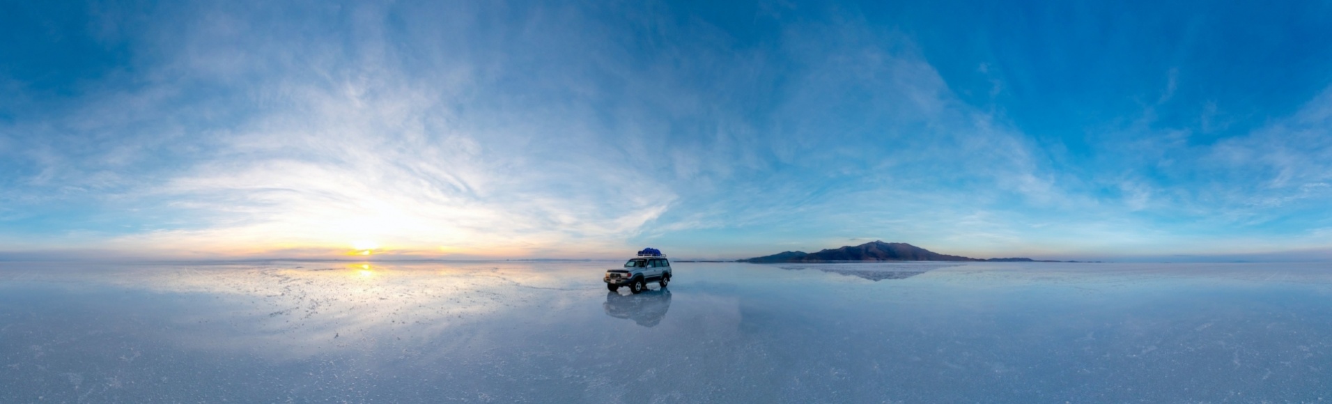 paysage-salar-uyuni-voiture-bolivie