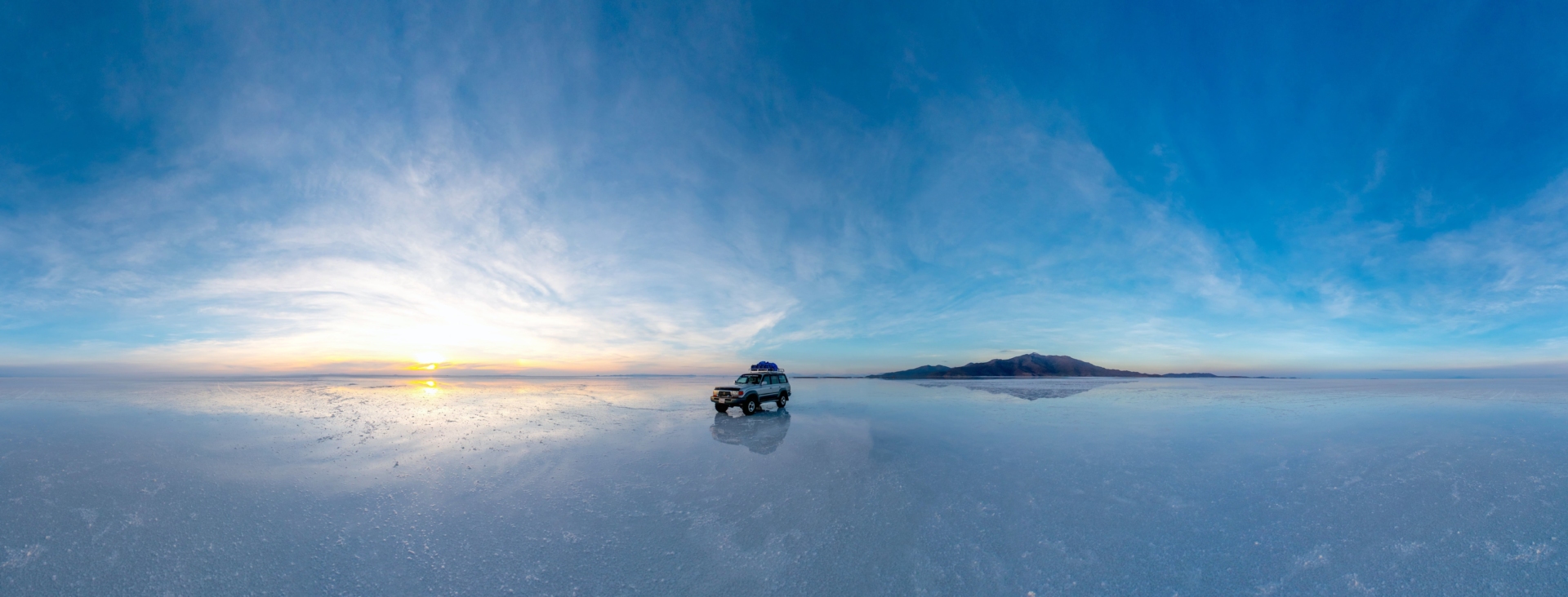 paysage-salar-uyuni-voiture-bolivie